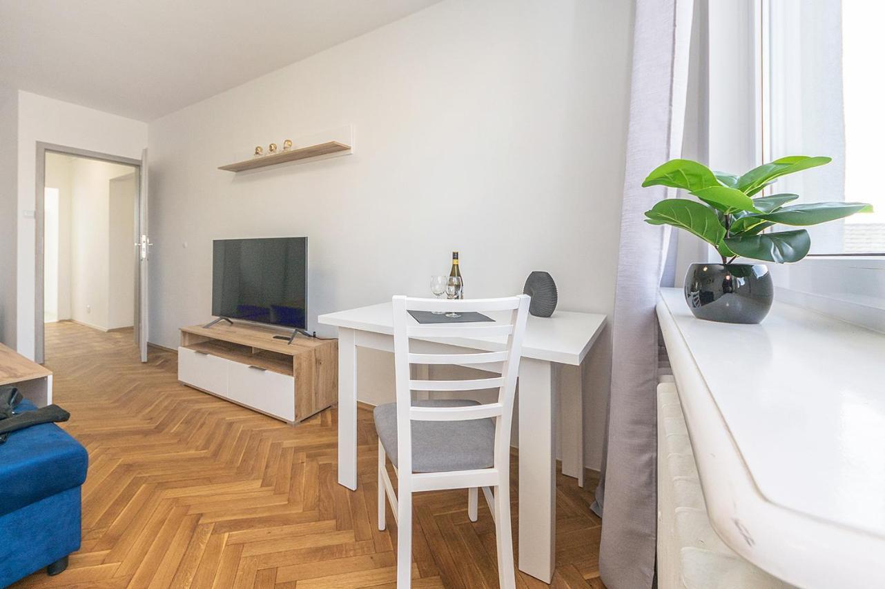 Glow Apartments, Apartament Kolobrzeska Gdańsk Buitenkant foto